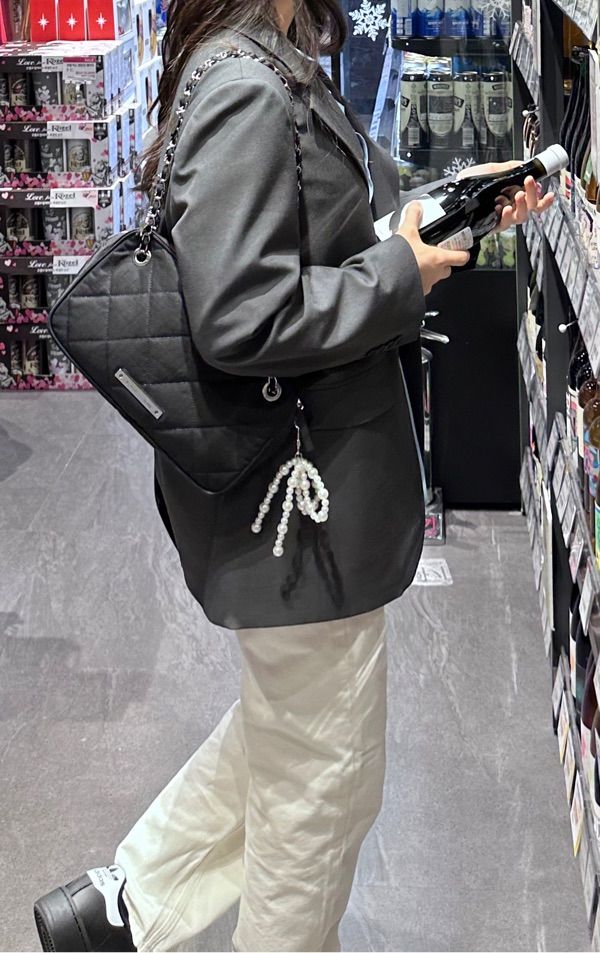 人気 ★MATIN KIM★ PENDANT FABRIC QUILTING MIDDLE BAG MUSINSA | MATIN KIM PENDANT FABRIC QUILTING MIDDLE BAG_BLACK