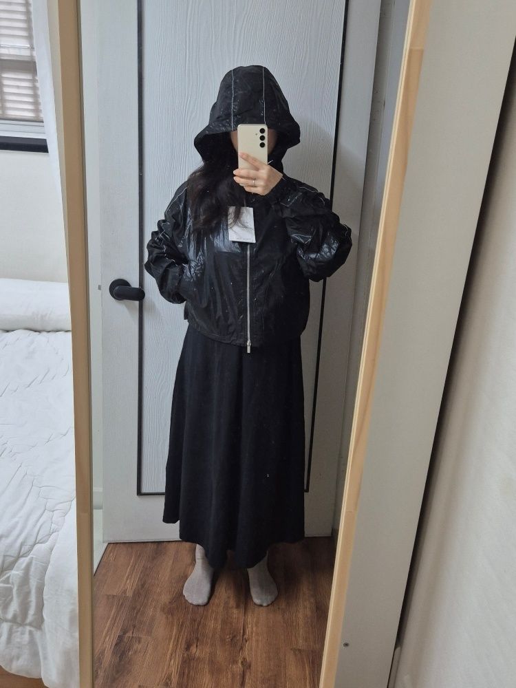 MUSINSA公式 | MATIN KIM MATIN CROP HOODY COATING JUMPER IN BLACK