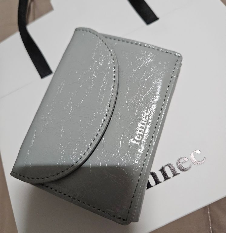 折りたたみ財布 Fennec CRINKLE HALFMOON MINI WALLET MID GREY FM1WT01G1F CRINKLE HALFMOON MINI WALLET - SILVER - Fennec