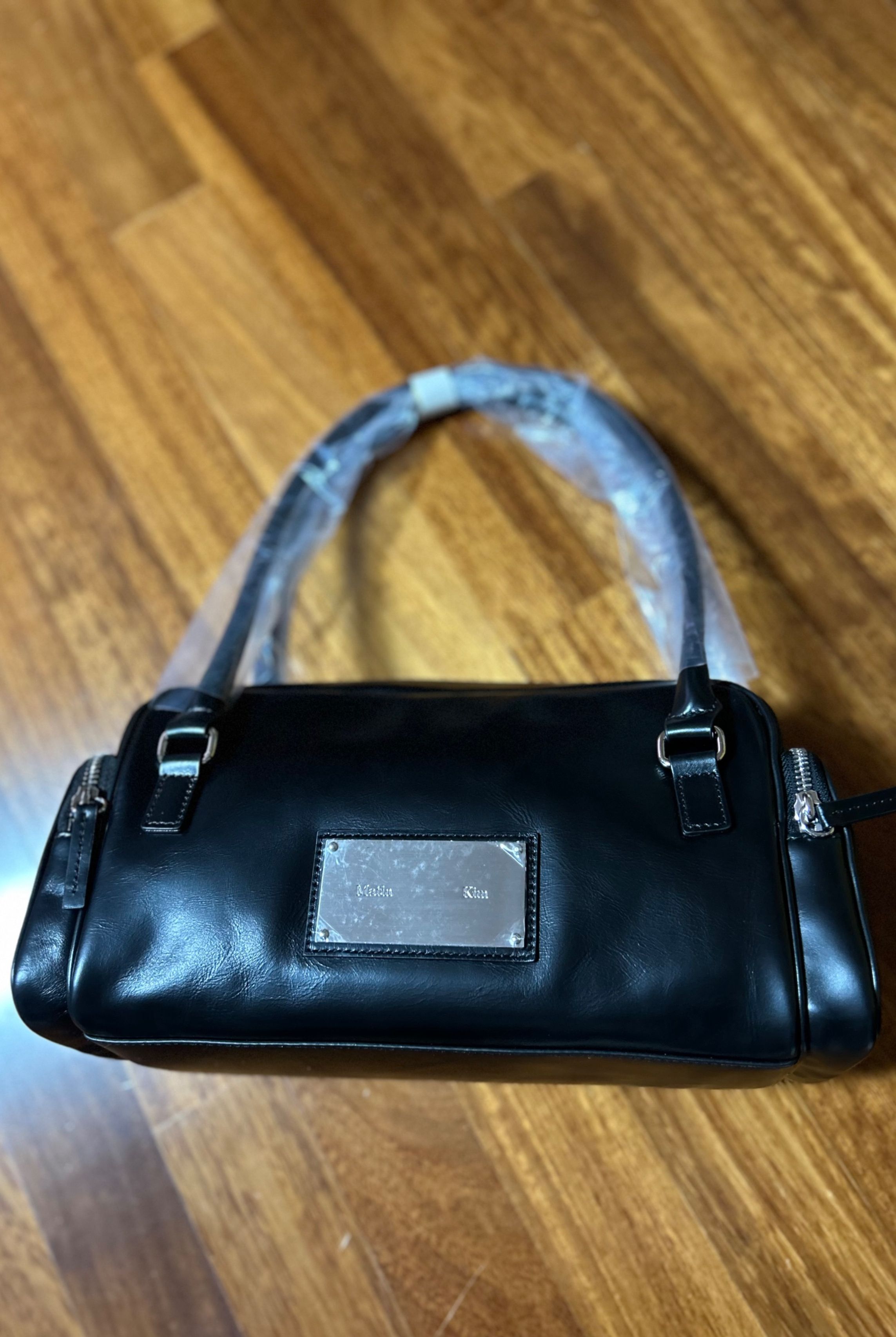MUSINSA公式 | MATIN KIM VINTAGE LEATHER BOSTON BAG IN BLACK