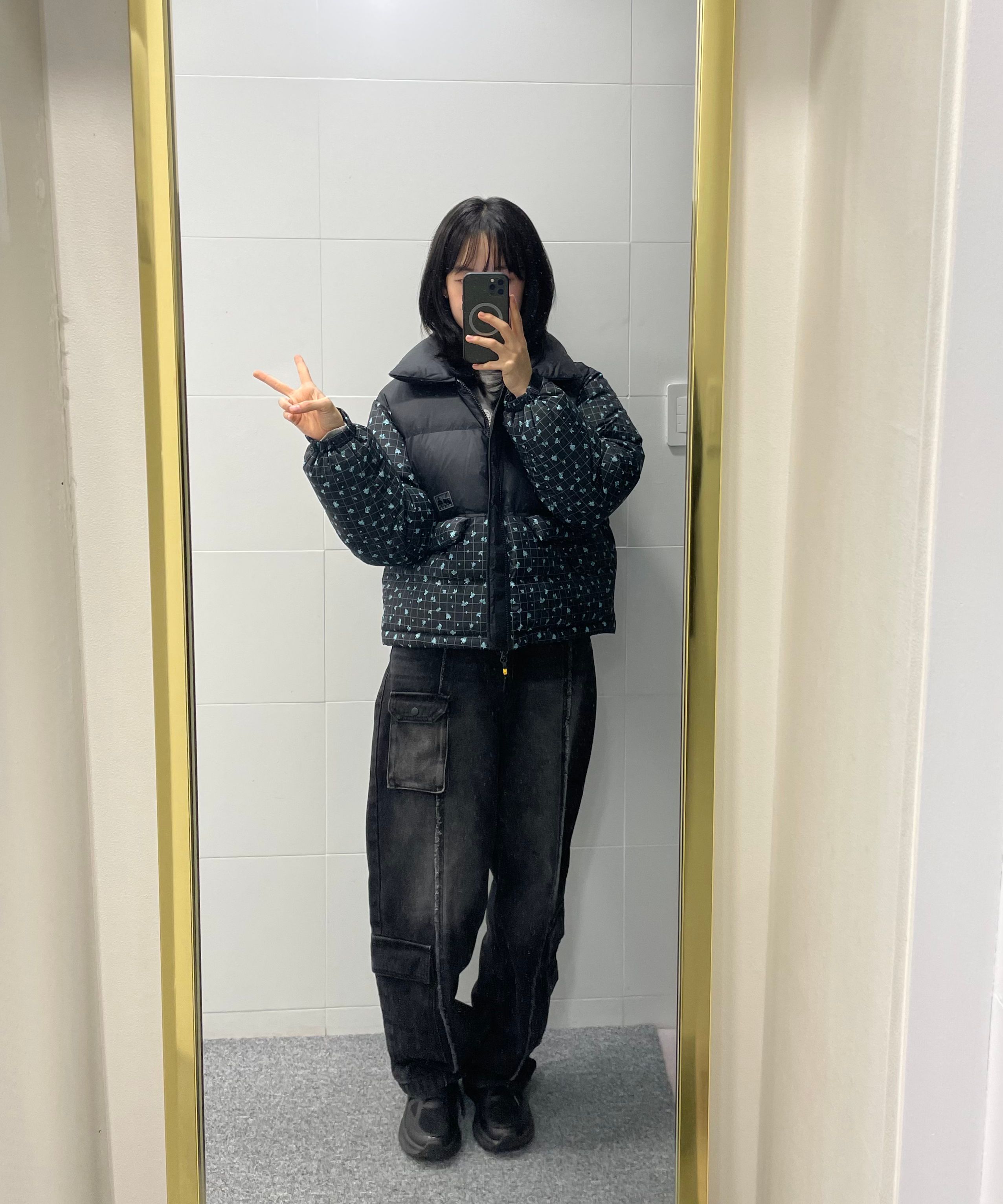 MUSINSA | KIRSH Coloring grid pattern crop down jumper