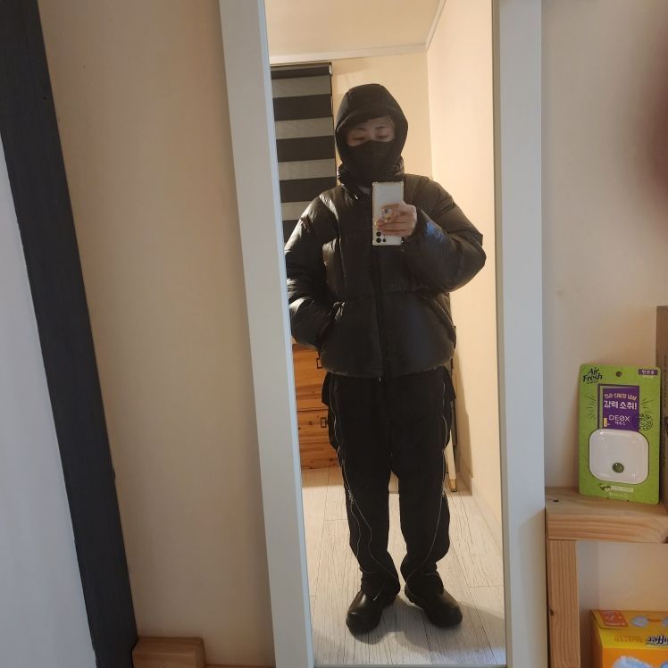 MUSINSA | UNIVERSAL CHEMISTRY Bubble Padding Black Balaclava
