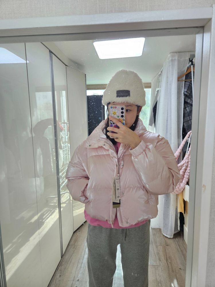 MUSINSA | AVANDRESS Siberia Duck Stella Crop Padding PINK