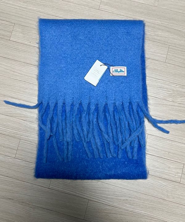 MUSINSA | ALLINCOMPLETE Half & Half Chunky Muffler (Light Blue