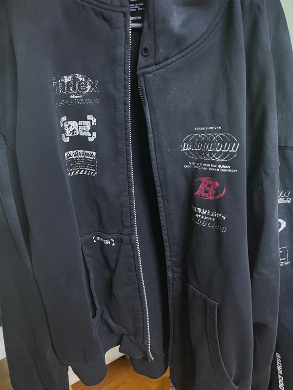 【BADBLOOD】★関税込★F1オールドエフェクトパーカー MUSINSA公式 | BADBLOOD F1 Old Effect Hood Zip-Up - Black