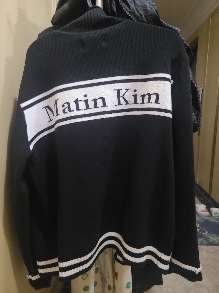 MUSINSA公式 | MATIN KIM SPELL POINT STRIPE KNIT CARDIGAN IN