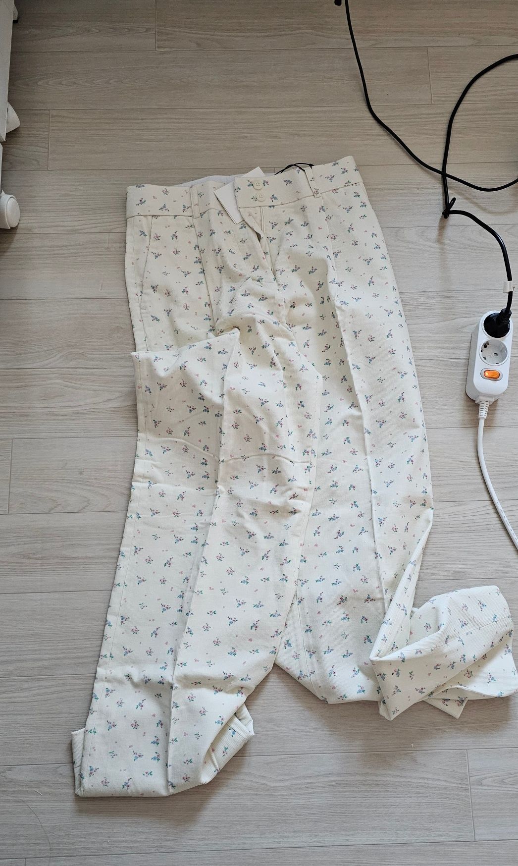 ★送料・関税込★RONRON★FLOWER PATTERN CORDUROY PANTS★ MUSINSA | RONRON FLOWER PATTERN CORDUROY PANTS IVORY