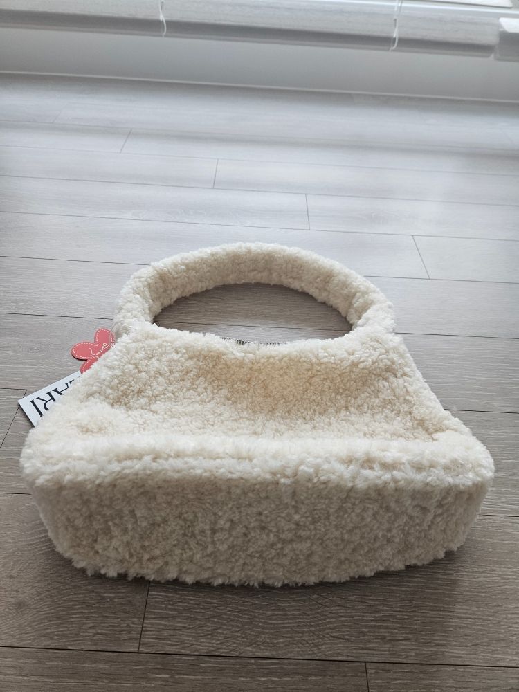 MUSINSA | HEEARI Anju fur tote bag_ivory