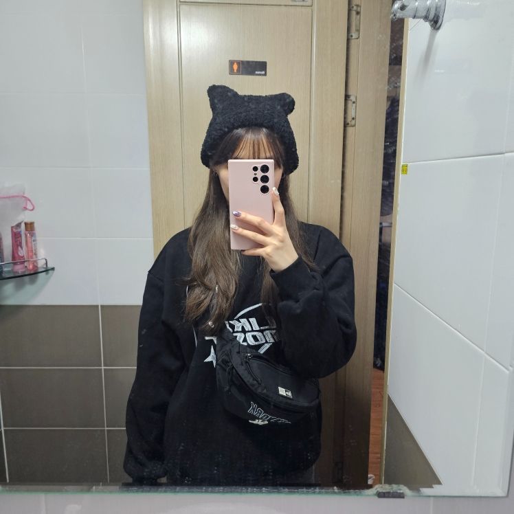│UNIVERSAL CHEMISTRY│ Gwidali hat BKThunder Beige Fleece E Designer fashion, Seoul-fully created | W Concept