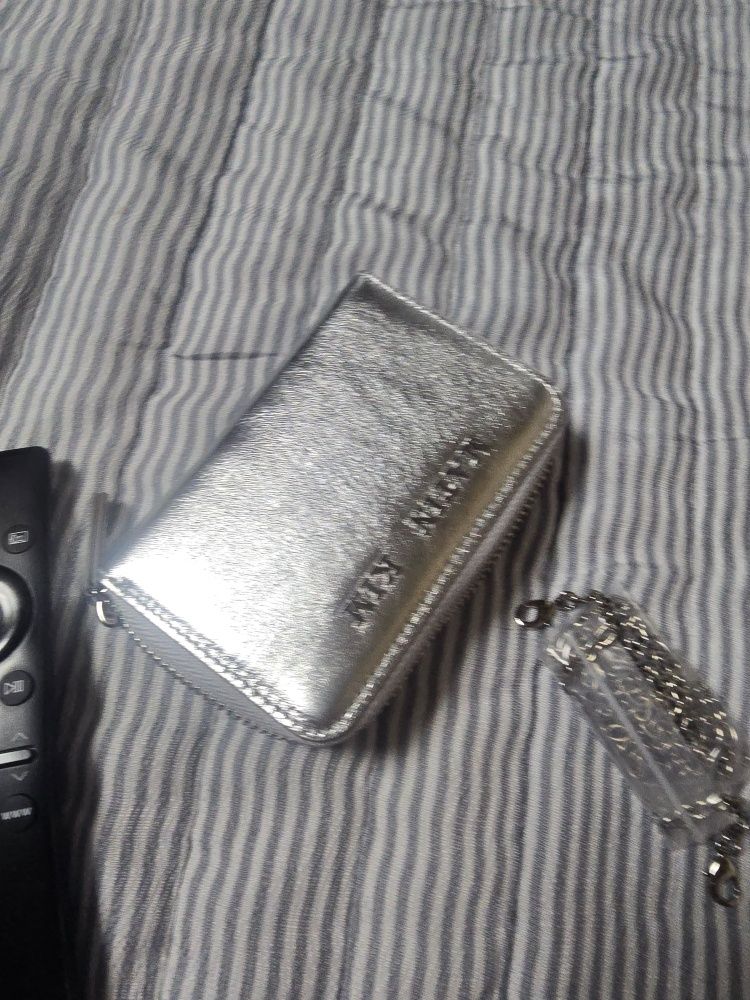 ★MATIN KIM ★GLOSSY COMPACT WALLET MUSINSA | MATIN KIM GLOSSY COMPACT WALLET IN BLACK