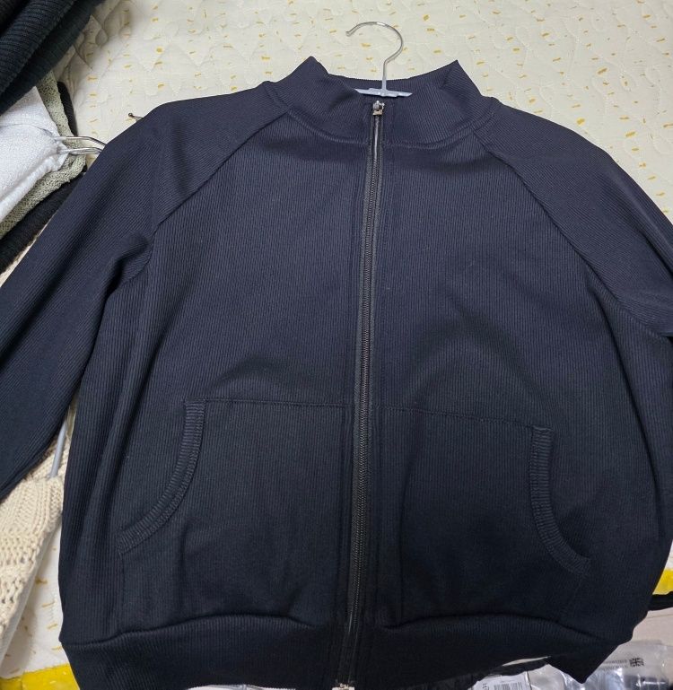 トップス glowny CLASSIC RIB TRACK ZIP-UP MUSINSA公式 | GLOWNY G CLASSIC RIB TRACK ZIP-UP (WHITE)