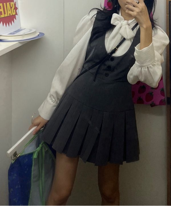 HYBERNAT グレー ノースリーブ ミニワンピース　プリーツワンピース HYBERNAT グレー ノースリーブ ミニワンピース プリーツワンピース