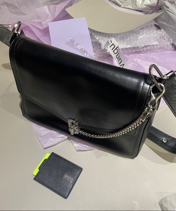 MUSINSA | VUNQUE Occam Doux Square Shoulder L Black