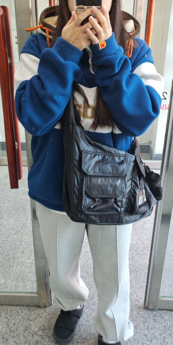 ☆MATIN KIM☆ BIG PADDING CARGO BAG 韓国発 大人気 バッグ ☆MATIN KIM☆ BIG PADDING CARGO BAG 韓国発 大人気 バッグ