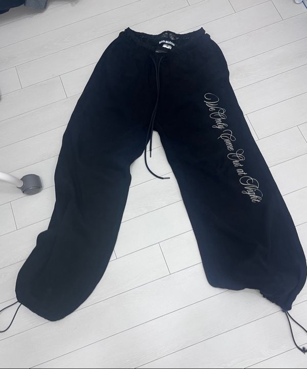 MUSINSA | BADBLOOD Pure Lace Trim Jogger - Black