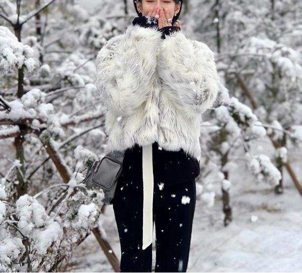 【NACHE】JACQUARD FAUX FUR JACKET ★韓国人気★ 追跡付 MUSINSA公式 | NACHE JACQUARD FAUX FUR JACKET CREAM