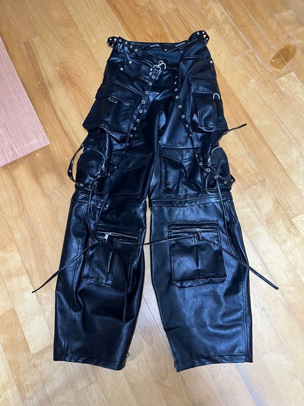 MUSINSA公式 | BADBLOOD Bonnie Leather Convertible Cargo Pants - Black