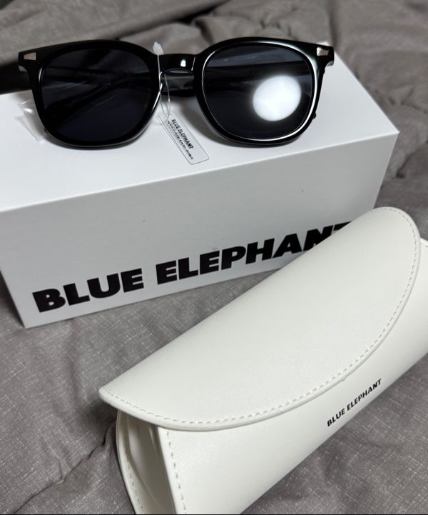 MUSINSA | BLUE ELEPHANT YARD-S black
