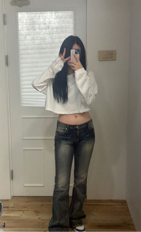 MUSINSA | GLOWNY G CLASSIC SOFT CROP LONG SLEEVE (WHITE)