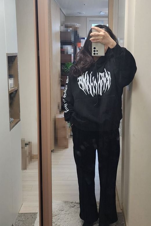 MUSINSA | BORN CHAMPS [6 Colors] Heart Tribal Logo Hooded T