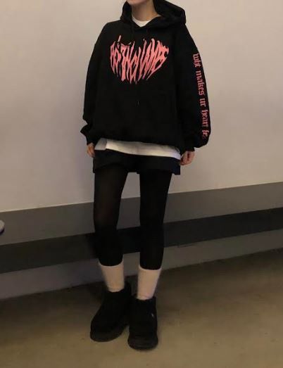 MUSINSA | BORN CHAMPS [6 Colors] Heart Tribal Logo Hooded T