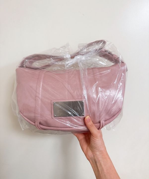 バッグ HALF SHIRRING RIBBON ROUND BAG IN PINK MUSINSA | MATIN KIM HALF SHIRRING RIBBON ROUND BAG IN PINK