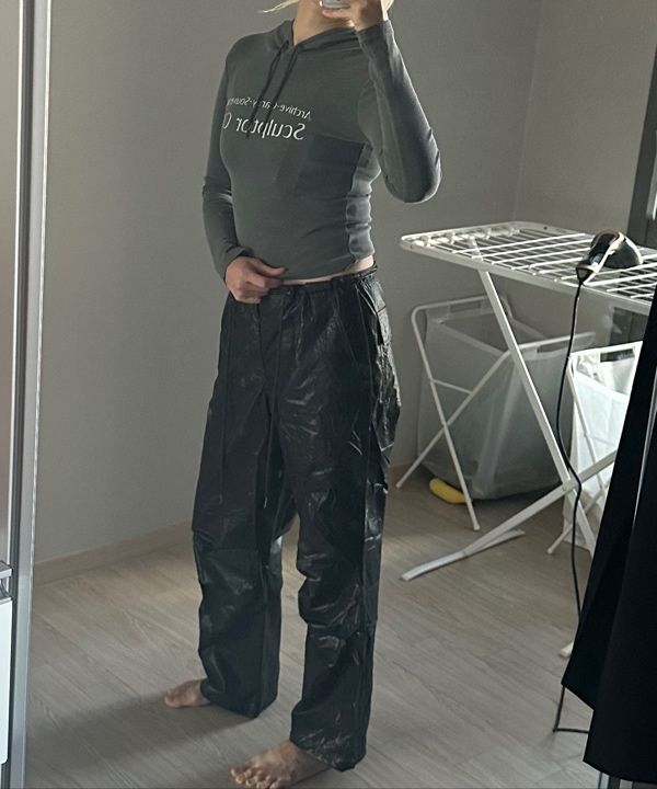 MUSINSA | SCULPTOR Glossy Parachute Pants Black