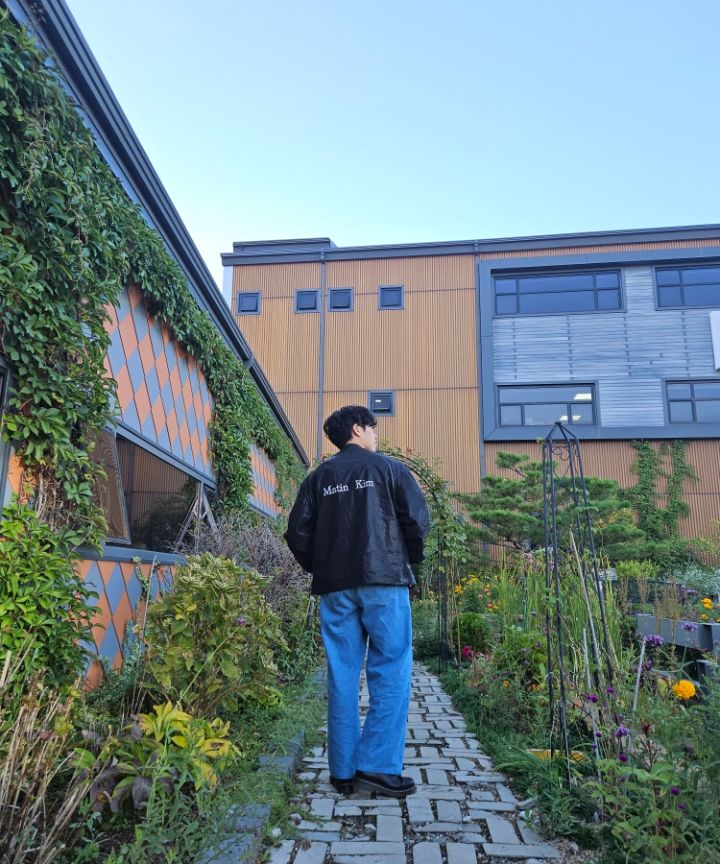 MUSINSA公式 | MATIN KIM MATIN KIM LOGO COATING JUMPER IN BLACK