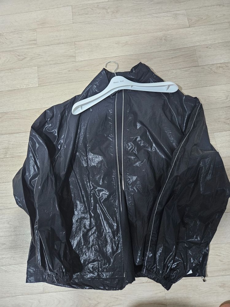 MUSINSA公式 | MATIN KIM MATIN KIM LOGO COATING JUMPER IN BLACK