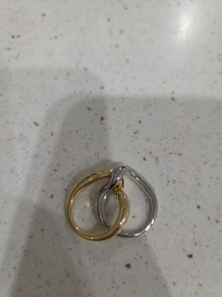 MUSINSA | TATIANA Cross Twist Ring CR0454