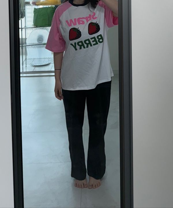 【WONDER VISITOR】Strawberry Overfit Raglan T-shirt Strawberry Overfit Raglan T-shirt [Camo Beige] - wonder