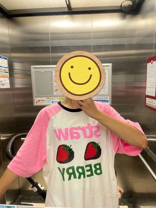◆WONDERVISITOR Strawberry Overfit Raglan T-shirt/2色◆ Strawberry Overfit Raglan T-shirt [White] - wonder visitor
