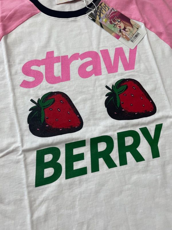 MUSINSA | WONDERVISITOR Strawberry Overfit Raglan T-shirt