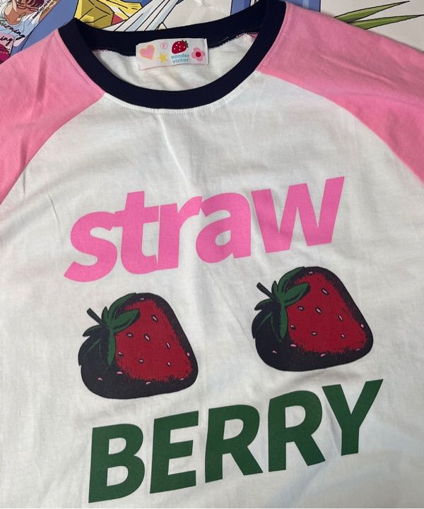 ★ WONDER VISITOR★ Strawberry Overfit Raglan Tshirt White STRAWBERRY OVERFIT RAGLAN T-SHIRT – ALAND USA