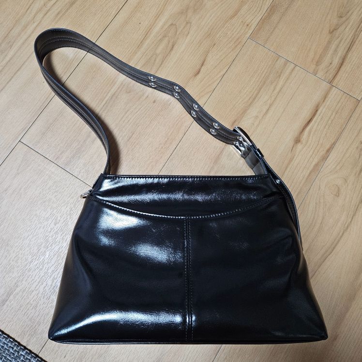 MUSINSA | fennec MAXI BUCKLE BAG - BLACK