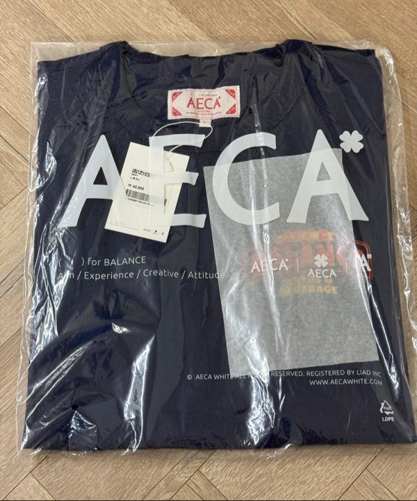 AECA WHITE AECA BALANCE SHOP FLYERS Tシャツ 2colors 에이카화이트 | AECA BALANCE SHOP FLYERS 반팔 티셔츠