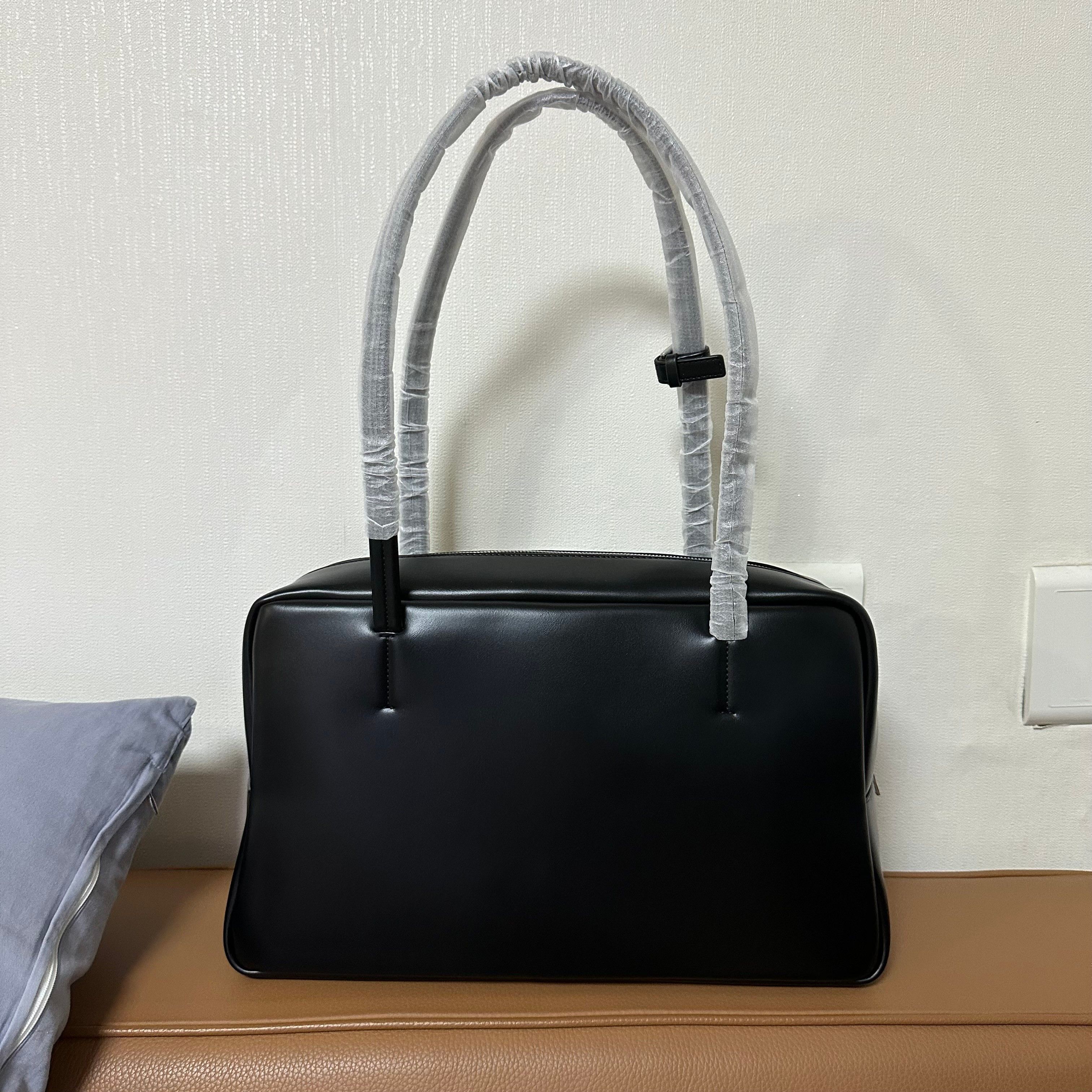 STAND OIL More Bag · モアバッグ (ブラック) More Baguette Bag · モアバゲットバッグ (ブラック) – Stand