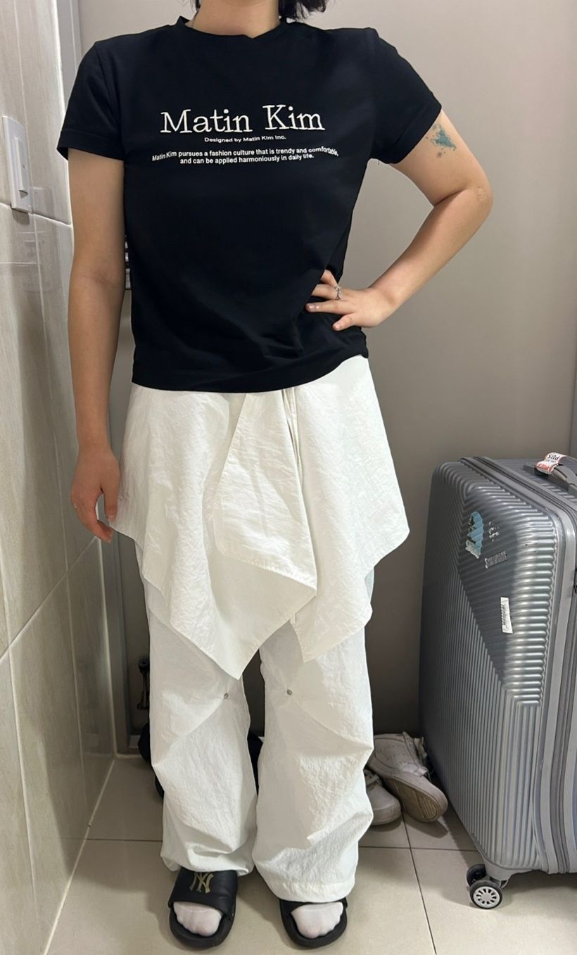 ★Matin Kim★MATIN HERITAGE CROP TOP★大人気★ Matin Kim Matin Heritage Crop Top In White | Basic Tees for
