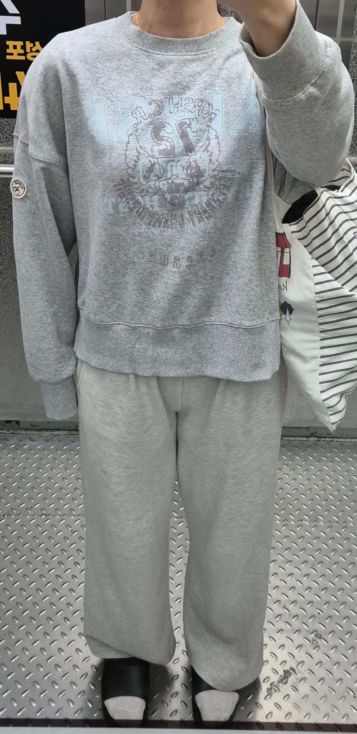 ★送料・関税込★KIRSH★UNI VINTAGE GRAPHIC SWEATSHIRT★ KIRSH UNI VINTAGE GRAPHIC SWEATSHIRT/キルシー ビンテージ