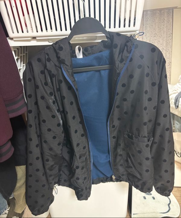 MUSINSA公式 | OHESHIO dot frill hooded windbreaker jumper (black)