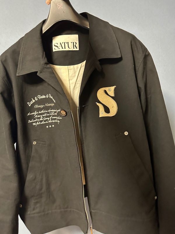 ★2024SS新作★SATUR★Applique Artwork Logo Collar Jacket MUSINSA | SATUR Applique Artwork Logo Collar Jacket Resort Black
