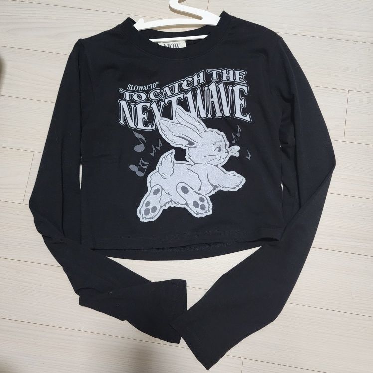 MUSINSA | SLOWACID Women's Dancing Rabbit Crop Long Sleeve