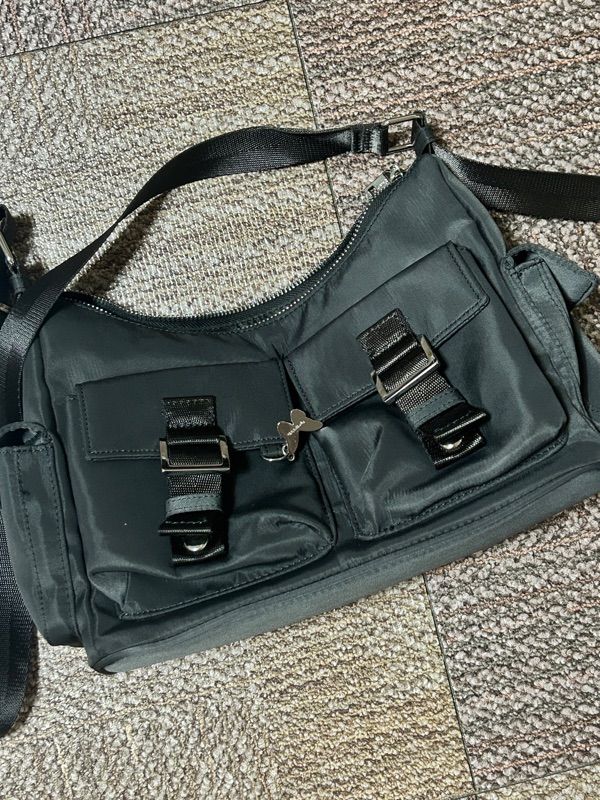 MUSINSA | FANCY CLUB [NF] Calm Intense Shoulder Bag (CHARCOAL)_