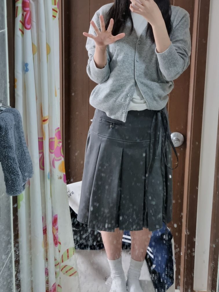 MUSINSA | FANCY CLUB [NF] Formal button pleated midi skirt