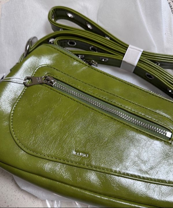 MUSINSA | ILLIGO Atypical Pocket Bag Black