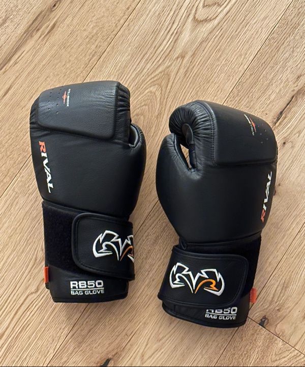 MUSINSA公式 | RIVAL RB50 コンパクトインテリショックボクシング