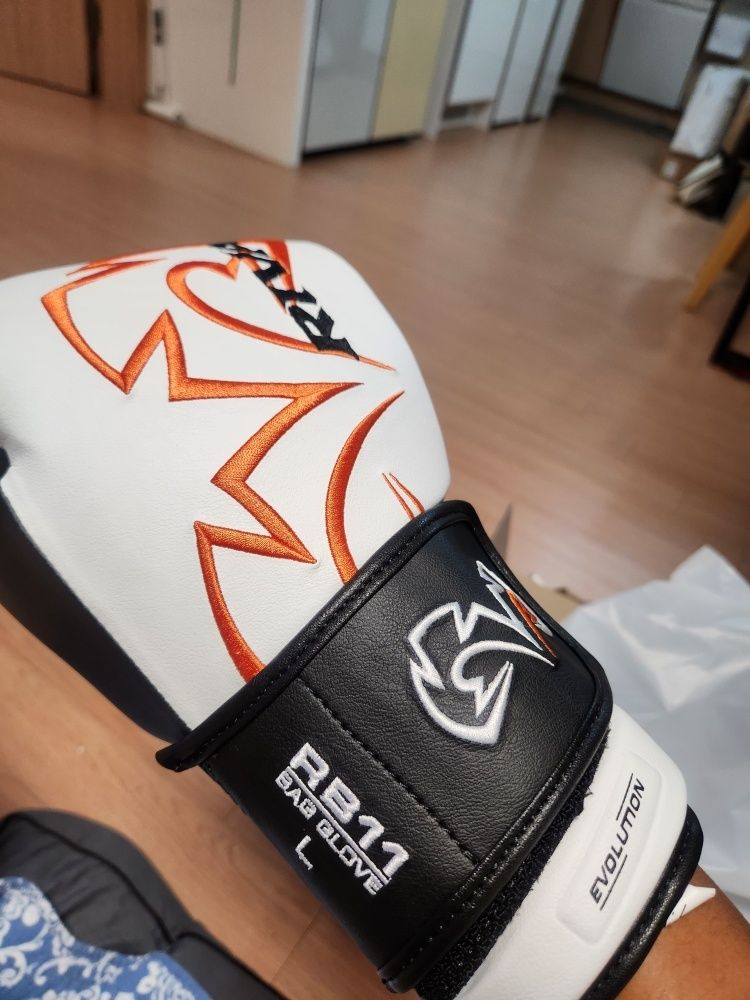 MUSINSA公式 | RIVAL RB11 エボリューション ボクシンググローブ