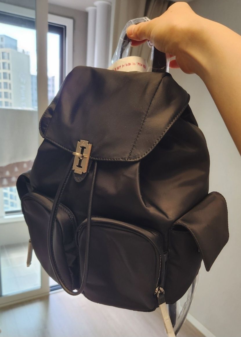 MUSINSA | VUNQUE Hey Double Pocket Backpack M (헤이 더블 포켓 백팩