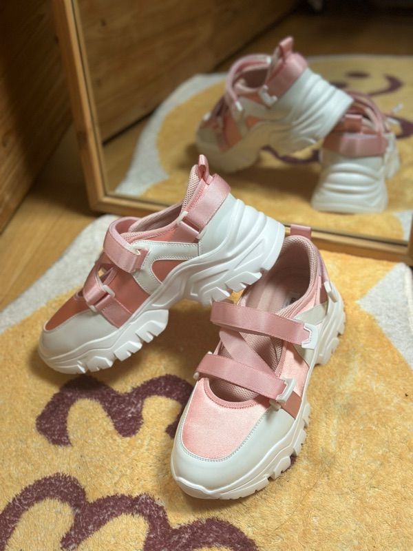 MUSINSA | SALT AND CHOCOLATE Giselle Velcro Sneakers