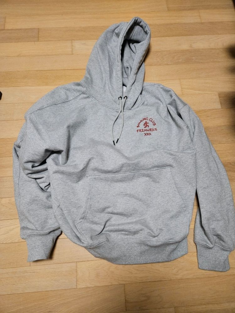 パーカー・フーディ FRIZMWORKS XXX BOWLING CLUB HOODY GRAY FZW2024SSTS008 MUSINSA | FRIZMWORKS XXX BOWLING CLUB HOODY _ GRAY